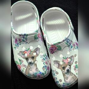 Adorable Floral Chihuahua Crocs - Size 9! 🐶🌺